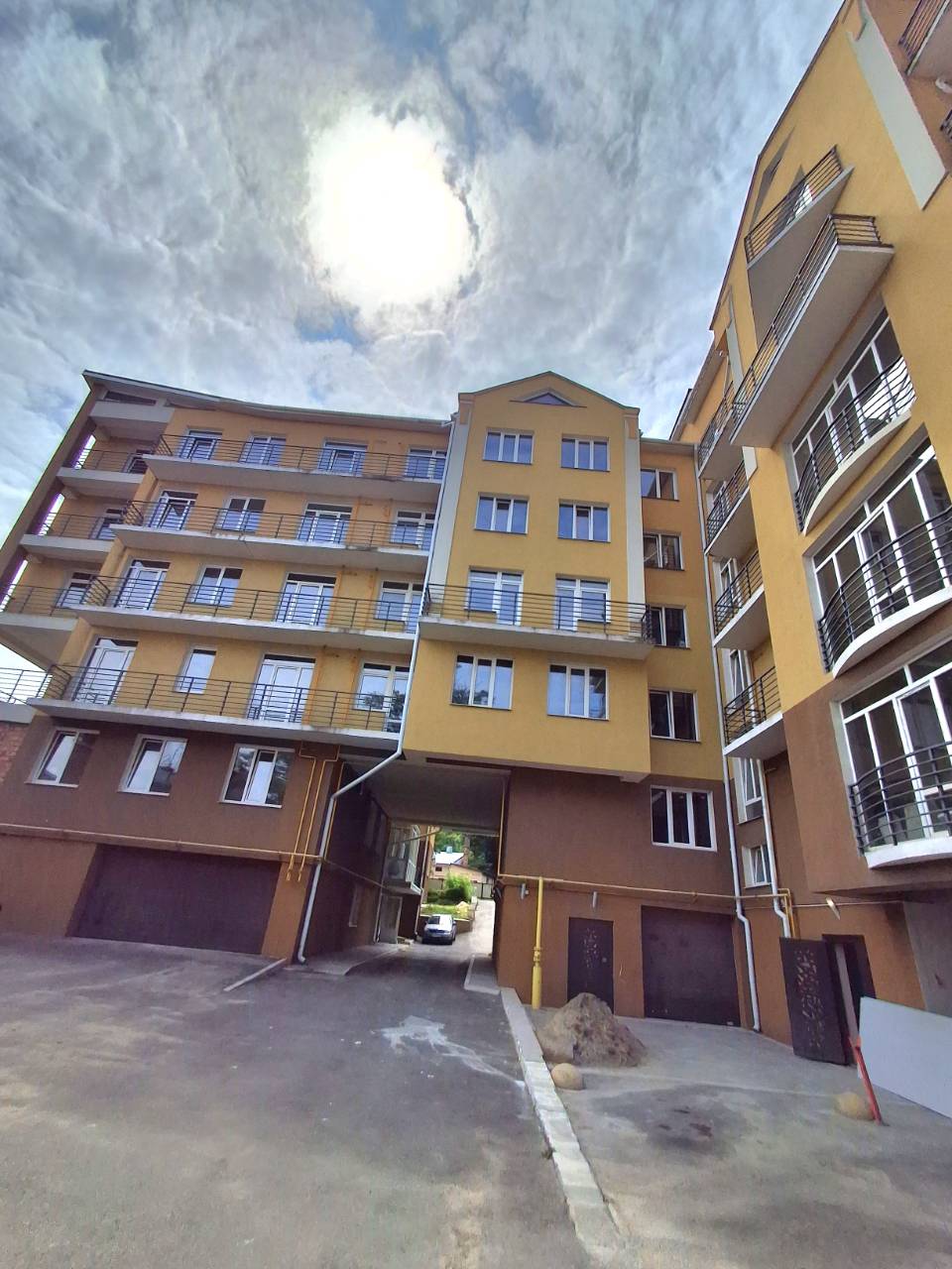3-кімнатну Квартира — 116 000$ · центр | GHERMAN